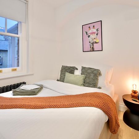 Newly Refurbished W/ River Views Лондон Екстер'єр фото